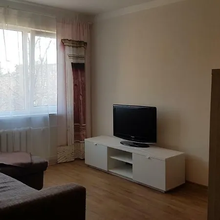 Close To Airport Apartman *